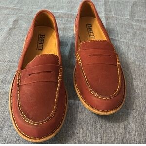 Born Nerina Suede Burgundy Loafers Women’s Size 10